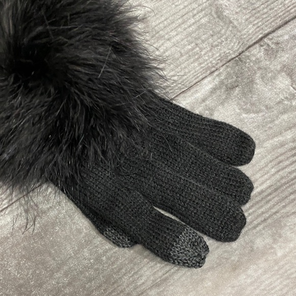 NWT Kate Spade Pom Pom Tech Friendly Gloves - Picture 4 of 8